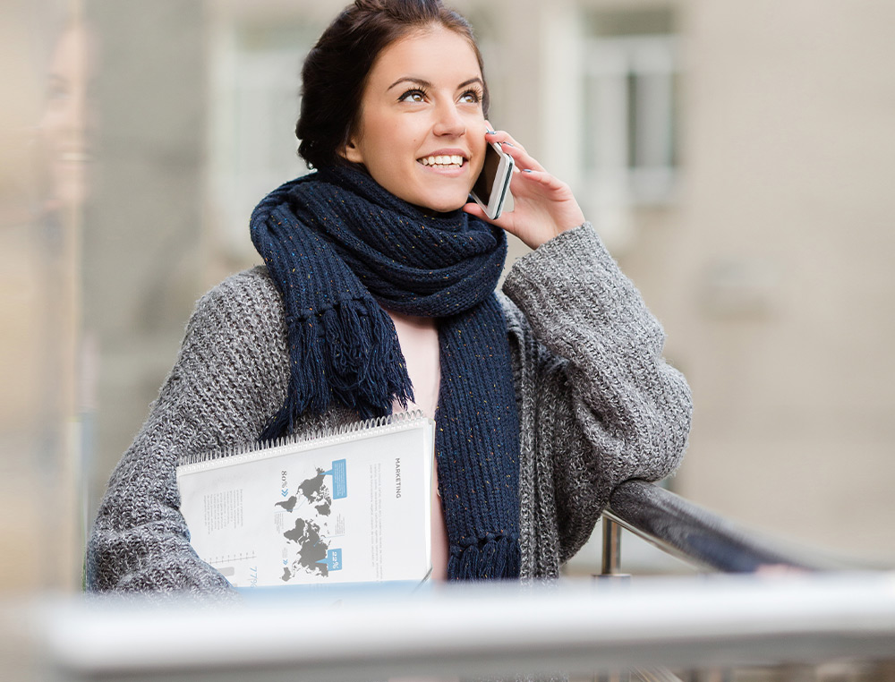 CARPETA LIDERPAPEL ESCAPARATE CON ESPIRAL 60 FUNDAS POLIPROPILENO DIN A4 TRANSPARENTE