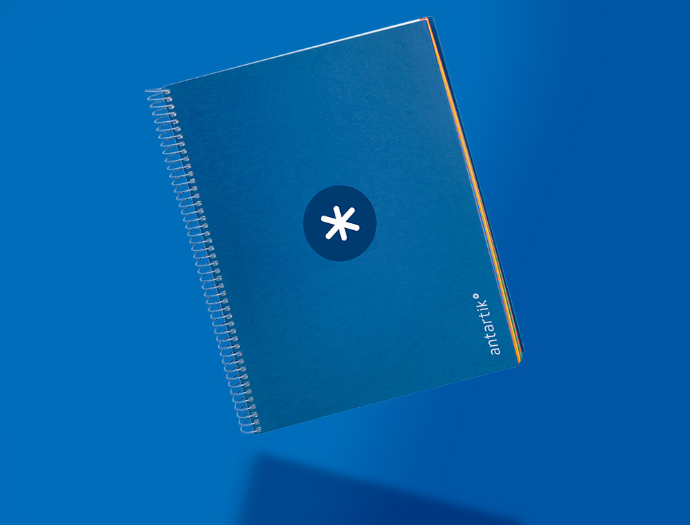CUADERNO ESPIRAL A4 MICRO ANTARTIK TAPA FORRADA 120H 90 GR HORIZONTAL 5 BANDAS 4 TALADROS COLOR AZUL OSCURO