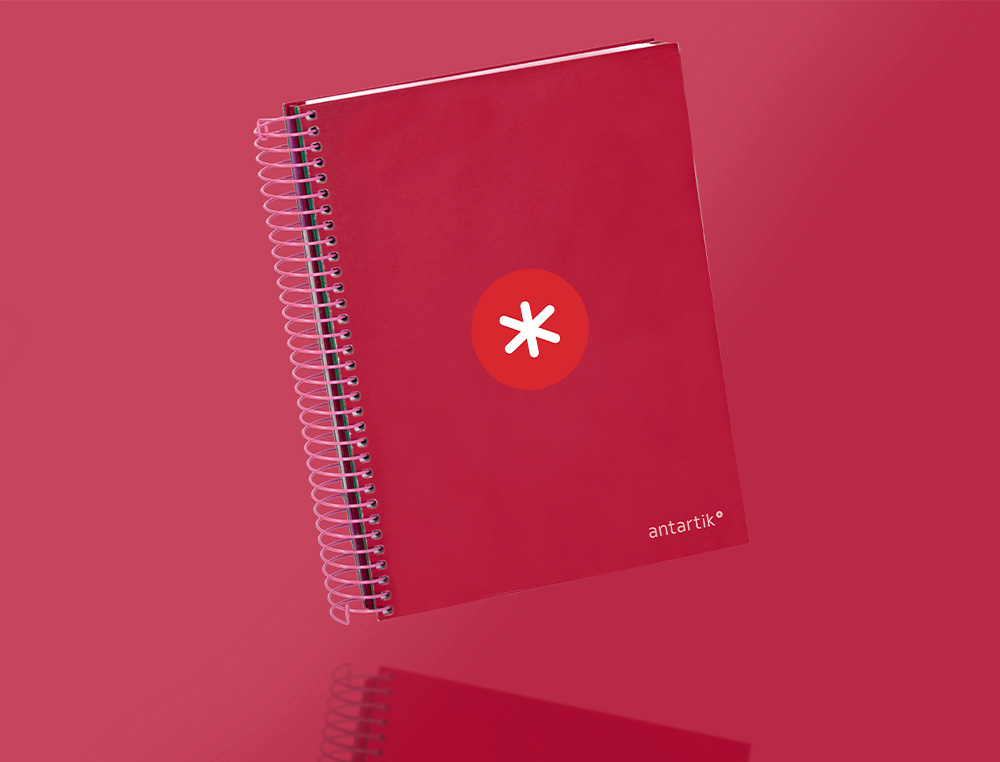 CUADERNO ESPIRAL A5 MICRO ANTARTIK TAPA FORRADA120H 90 GR CUADRO 5MM 5 BANDAS6 TALADROS COLOR FRAMBUESA