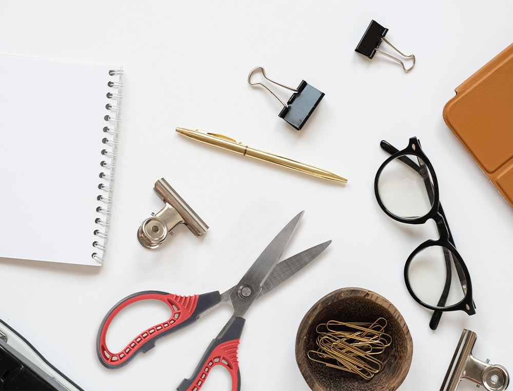 TIJERA LIDERPAPEL TITANIO HOJA CURVA 16,5 CM FALICILIDAD CORTE Y DURABILIDAD INCLUYE FUNDA