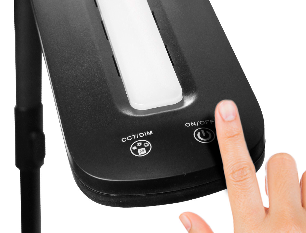 LAMPARA DE SUELO Q-CONNECT LED 15W 850 LM 3 NIVELES COLOR BRILLO REGULABLE CUELLO FLEXIBLE CONTROL REMOTO NEGRO