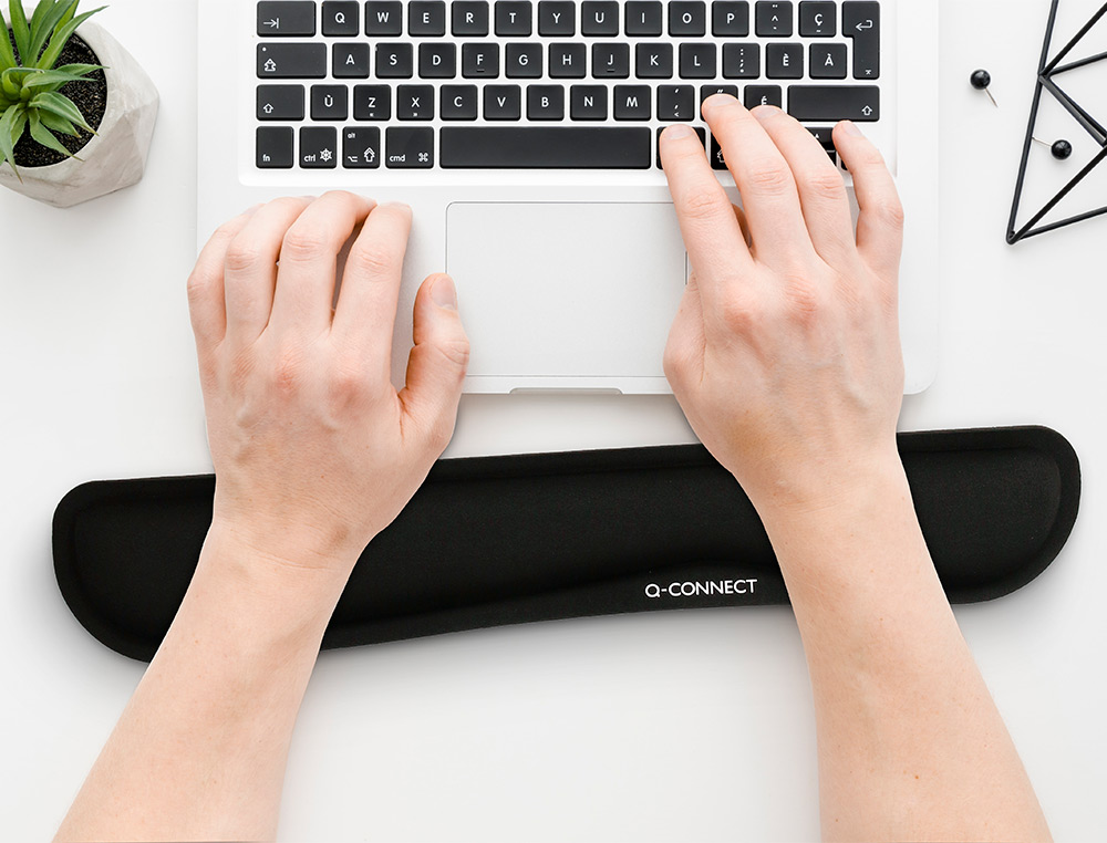 REPOSAMUECAS Q-CONNECT MEMORY FOAM PARA TECLADO COLOR NEGRO 460X85X25 MM