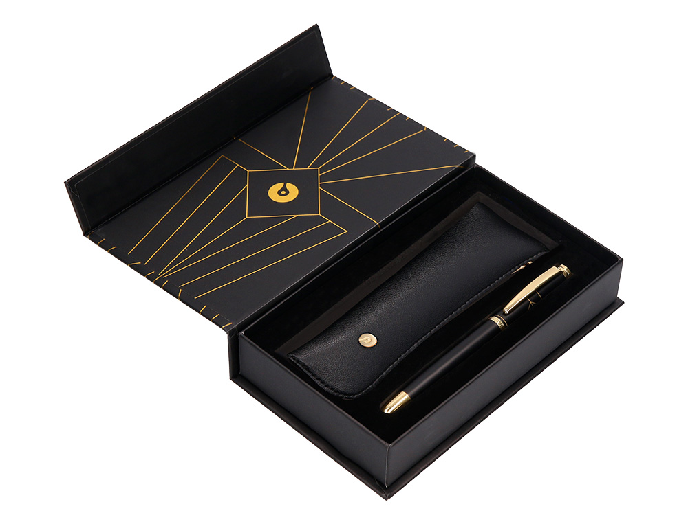 BOLIGRAFO Y ESTUCHE BELIUS SOIREE COLOR NEGRO Y DORADO TINTA AZUL CAJA DE DISEO