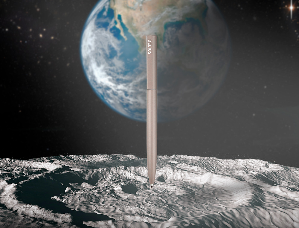 BOLIGRAFO BELIUS ROCKET B ALUMINIO COLOR MINIMALISTA GRIS TINTA AZUL CAJA CILINDRICA