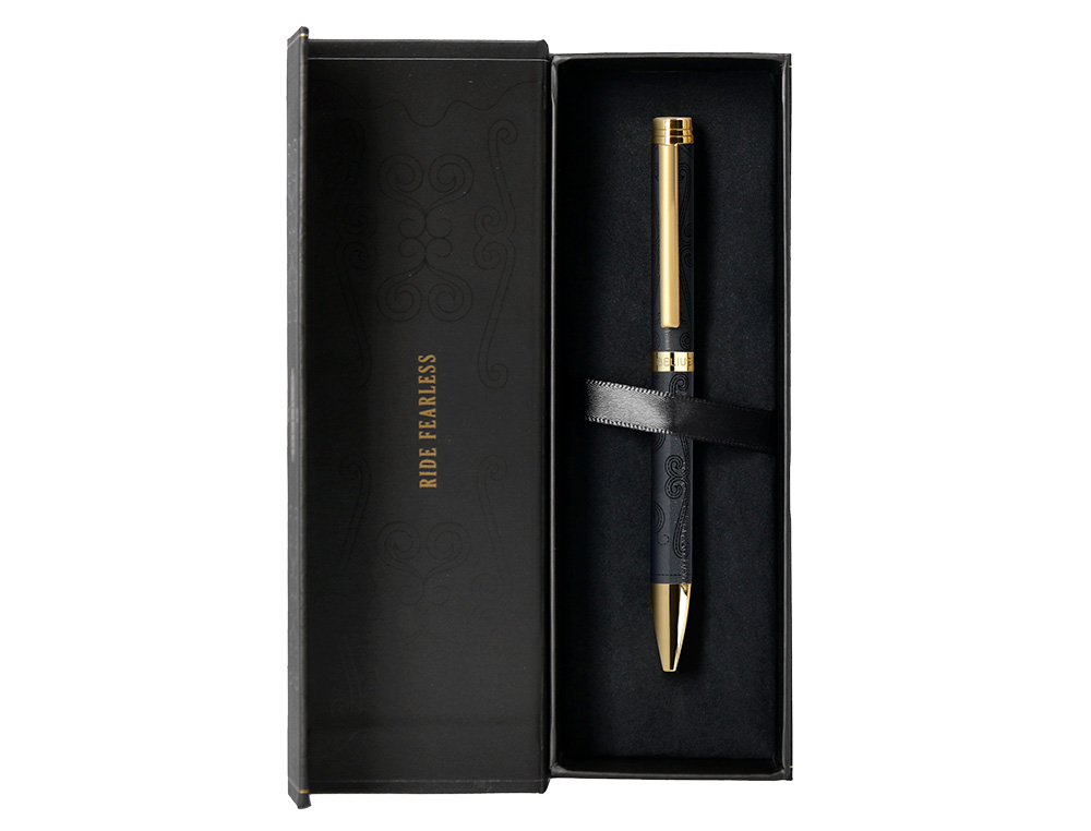 BOLIGRAFO BELIUS WILD WEST ALUMINIO COLOR NEGRO DORADO TINTA COLOR AZUL CAJA DE DISEÑO