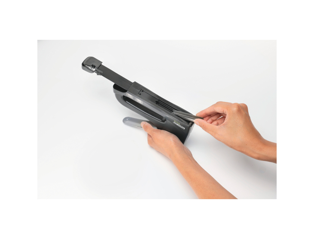GRAPADORA RAPID CLAVADORA ECO COLOR NEGRO UTILIZA GRAPAS N 13 Y N 53