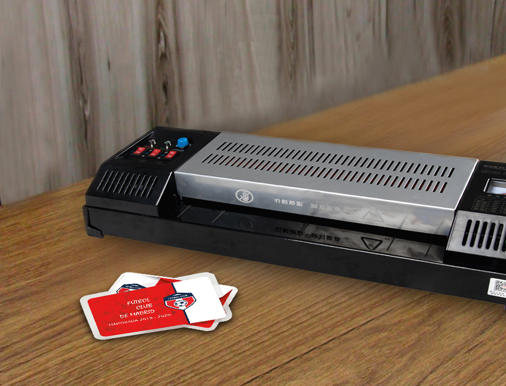 BOLSA DE PLASTIFICAR Q-CONNECT 102 X 152 MM 125 MC CARNET DE FUTBOL CAJA DE 100 UNIDADES