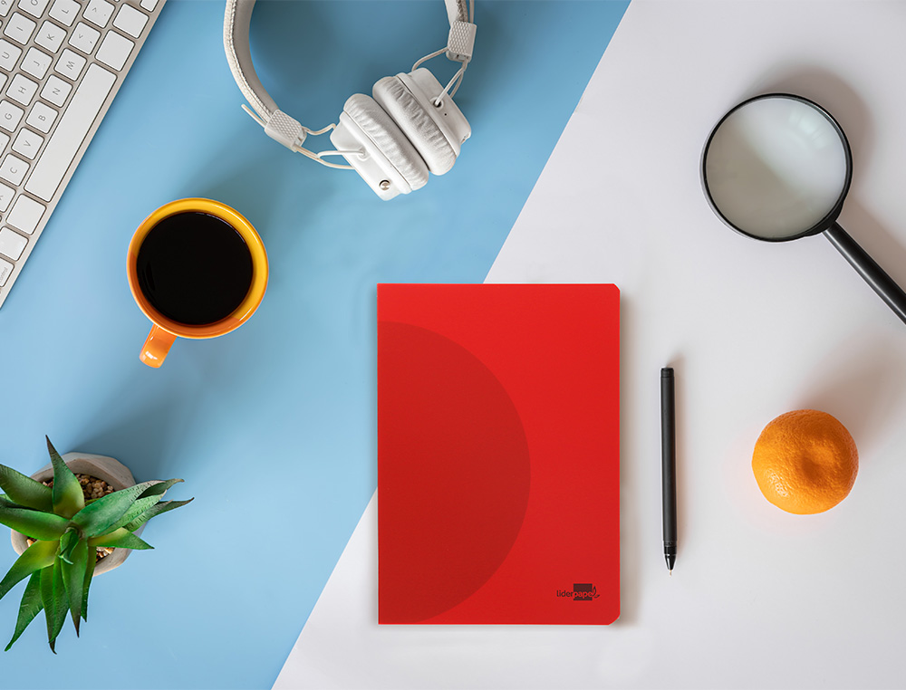 LIBRETA LIDERPAPEL 360 TAPA DE PLASTICO A5 48 HOJAS 90GR 5MM CON DOBLE MARGEN COLORES SURTIDOS